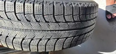 Honda winter tire, 4-on-rim (Honda alloy)—one tire without a rim, brand new. Total 5 tires.