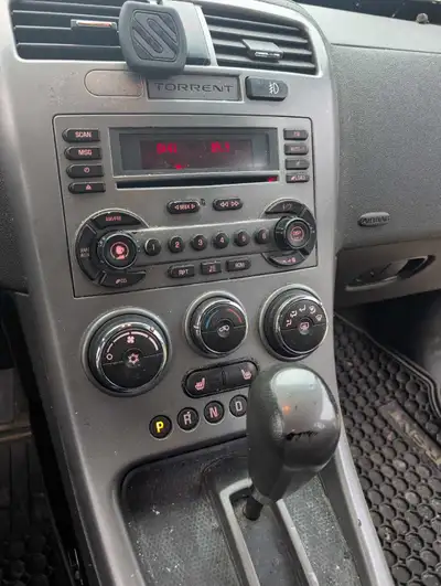 2006 Pontiac torrent for sale Drive train in very good condition. Great winter or first car. Reliabl...