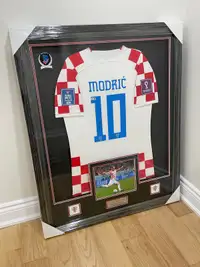 MODRIC signed jersey with Coa*