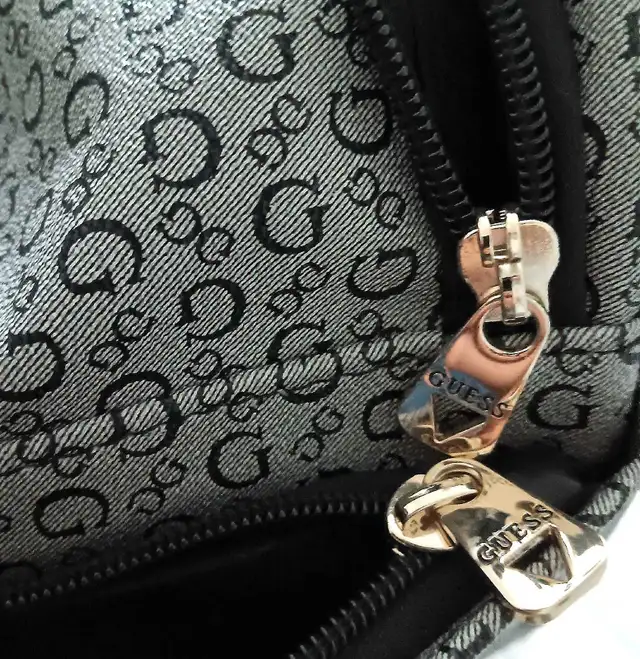 brand new Guess bag