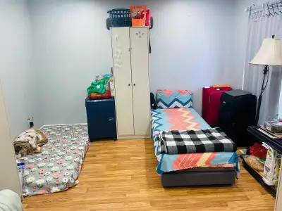 Girls only house. All utilities and Internet included. Laundry in house, included. Bramalea city cen...