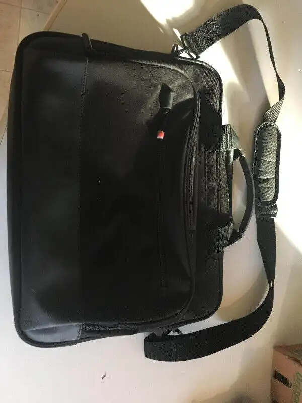 Sacs  pour portable ou documents in Laptop Accessories in Saguenay - Image 3