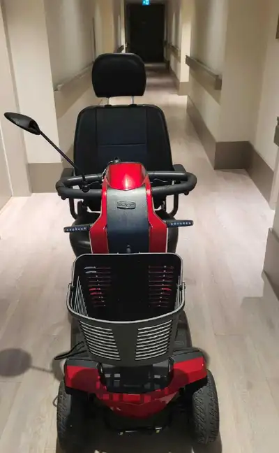 This Pride mobility scooter is ready to provide reliable and comfortable transportation for your dai...