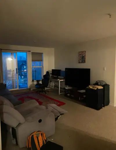 Available - 1st july Rent include utilities . Month to Month . Shared room for rent in downtown hali...