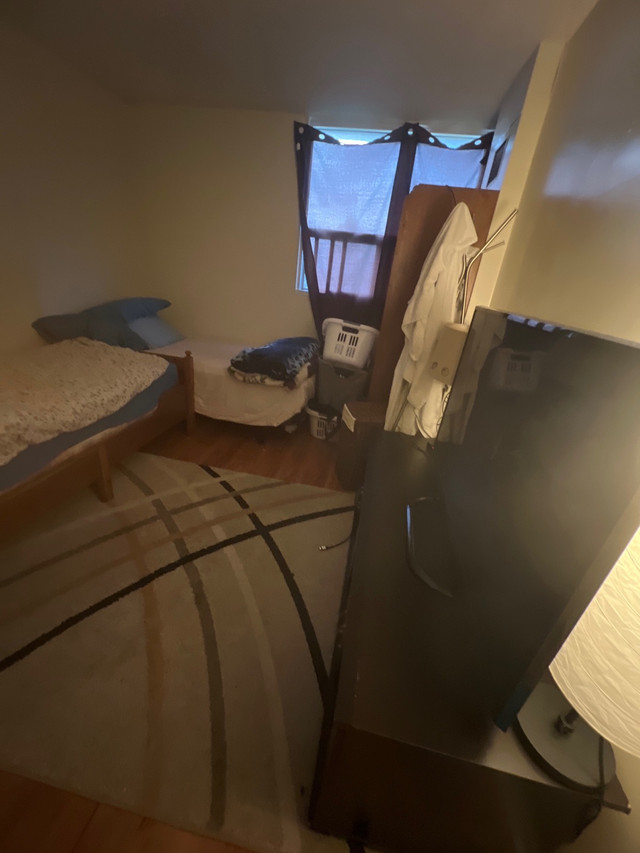 Room for rent near Algonquin College Girl only ideal for student Room Rentals & Roommates