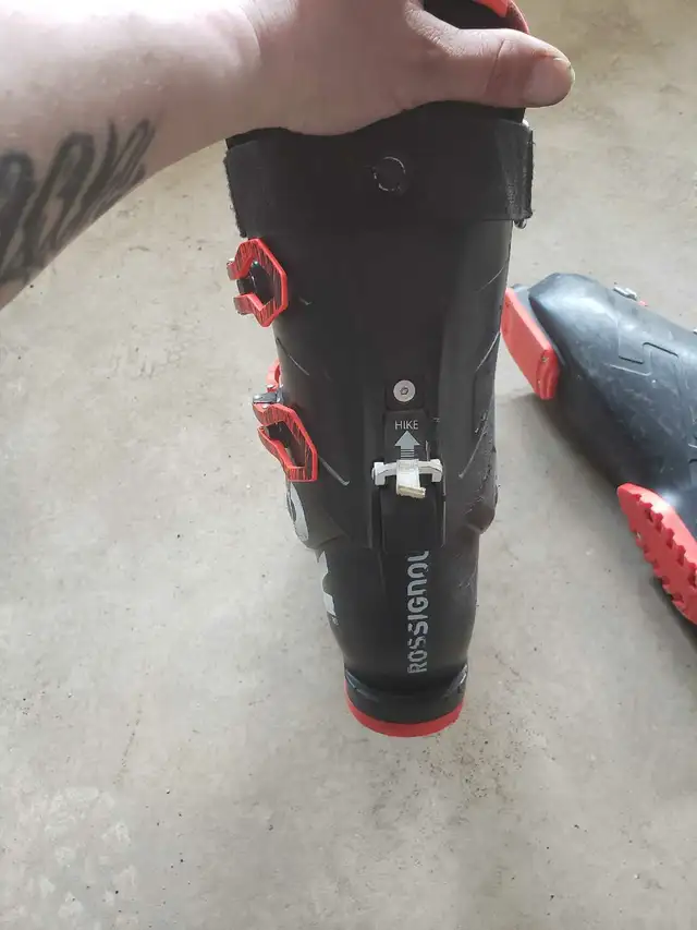 Rossignol ski boots size 28.5 men's in Ski in Edmonton - Image 4