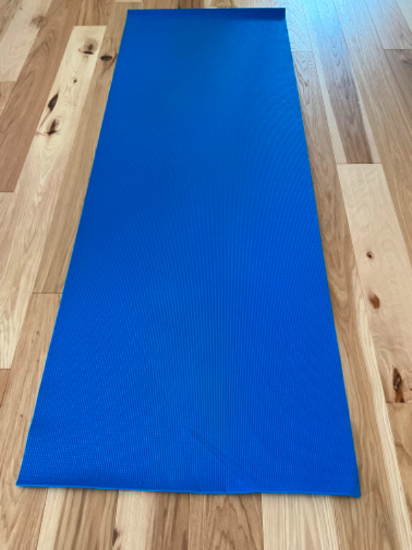 Blue Yoga Mat in Exercise Equipment in Barrie - Image 2
