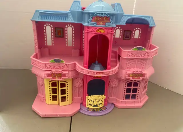 Fisher Price Rare Barbie Sweet Streets  Hotel Cafe Boutique in Toys & Games in Nanaimo - Image 2
