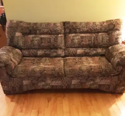 DIVAN-LIT.   CHAISE ET POUF, View more