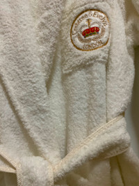 BODY SHOP ROBE CRABTREE & EVELYN (NEW) S-MED UNISEX $50.