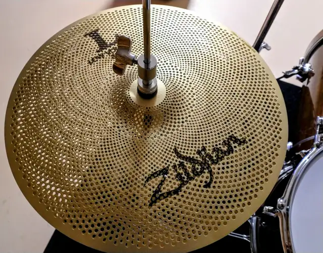 REDUCED!!! TAMA SuperStar Classic Maple Drumset/Zildjian Cymbals in Drums & Percussion in Edmundston - Image 5