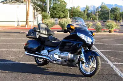 Goldwing GL1800 2007 with ABS, Navigation, heated grips and heated seats. Reverse and cruise 64536 K...