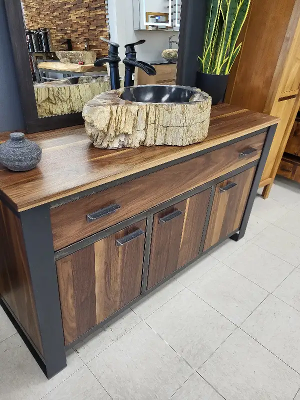 Vanités de qualité en bois sur mesure a votre goût. in Bathwares in Laval / North Shore - Image 2
