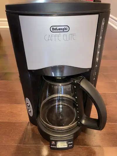Delonghi coffee maker / cafetière, View more