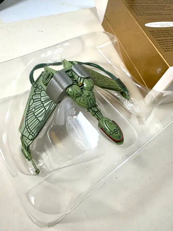 Hallmark Keepsake Star Trek Next Generation Klingon Bird of Prey in Arts & Collectibles in Kitchener / Waterloo - Image 4