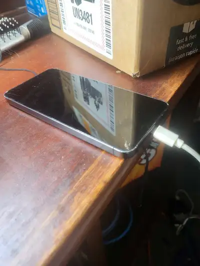 Good condition. Can deliver comes with cool credit card case