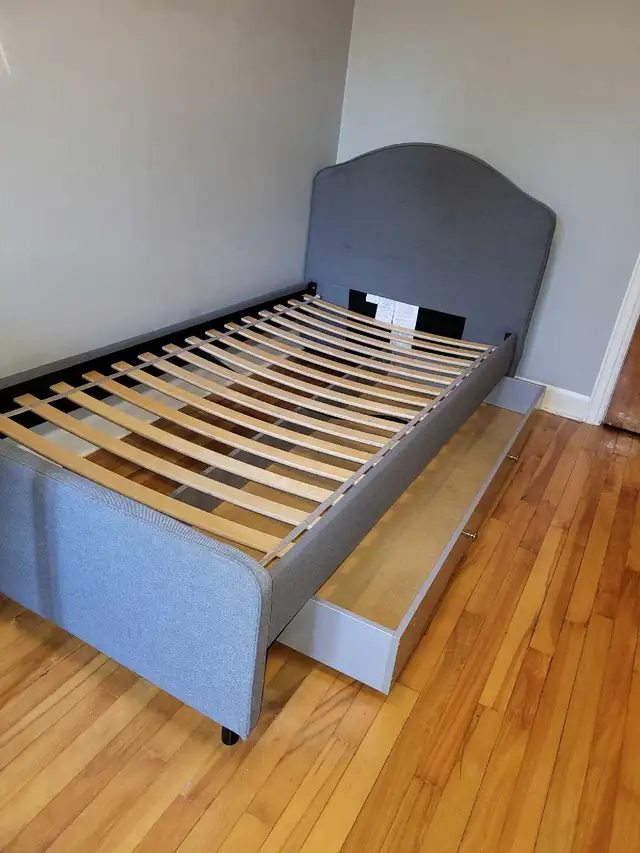 Lit simple IKEA HAUGA  + COFFRE RANGEMENT in Beds & Mattresses in City of Montréal - Image 2