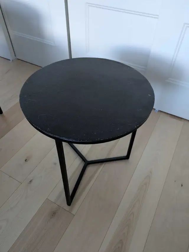 3 nesting round metal tables64520005543683122