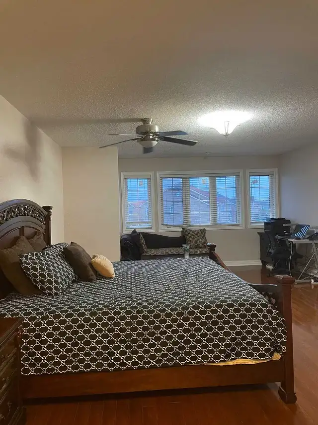 Durham rooms for rent Oshawa, Whitby, Ajax, Pickering  Scarborou in Room Rentals & Roommates in Oshawa / Durham Region - Image 9