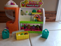 SHOPKINS - Easy Squeezy Fruit and Veg Stand Season 1 Playset
