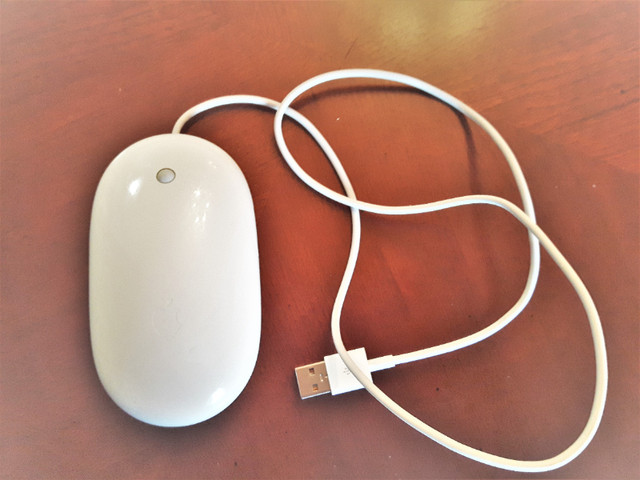 *** Apple Wired Keyboard & Mouse Kit A1243 & A1152 in Mice, Keyboards & Webcams in Markham / York Region - Image 2