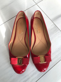 Authentic Salvatore Ferragamo Vara Flats 