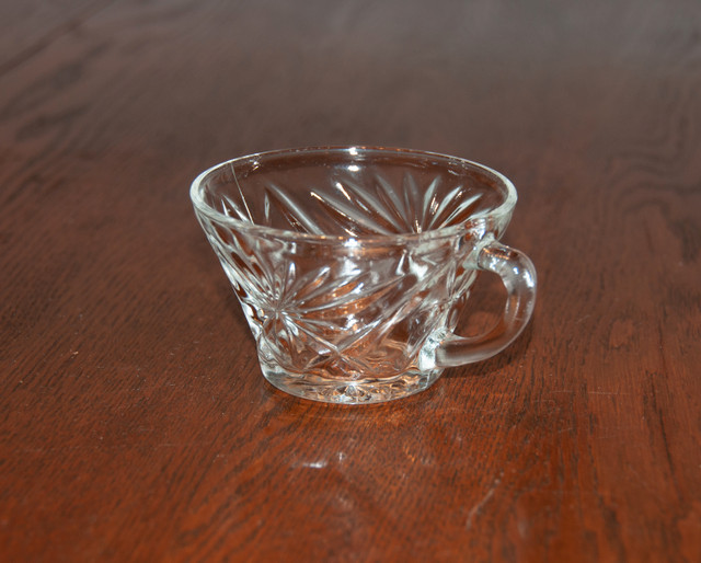Punch Bowl and Cups in Holiday, Event & Seasonal in Bedford - Image 4