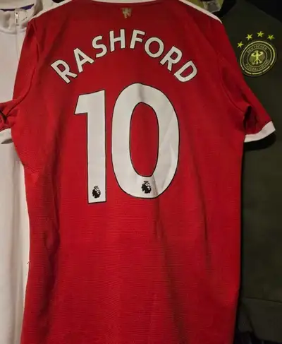 Used, Like new condition, Marcus Rashford Manchester United 21/22 home jerseys in size Medium One of...