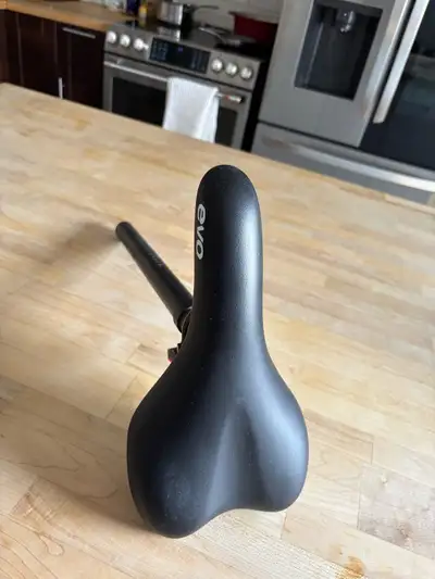 Banc de vélo Évo (Neuf), View more
