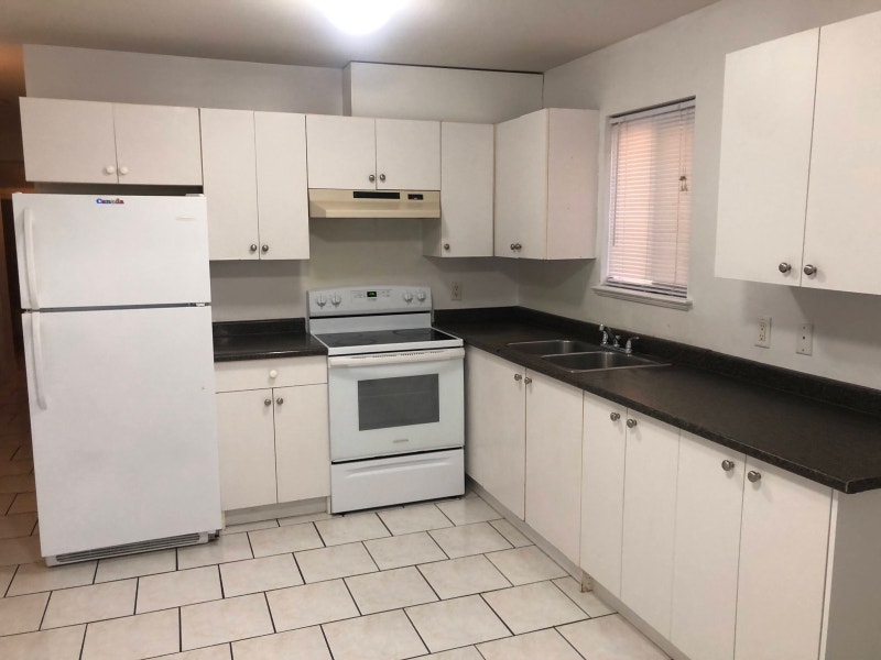 4 br 2 full bath for rent ground floor in newly renovated house Room