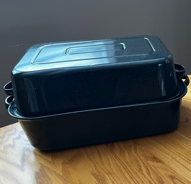 ROASTING PAN in Kitchen & Dining Wares in Mississauga / Peel Region - Image 2
