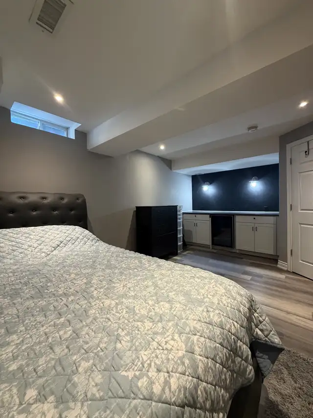 ROOM FOR RENT IN AJAX! in Room Rentals & Roommates in Oshawa / Durham Region - Image 3