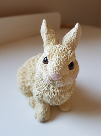 Cutie rabbit bunny figurine