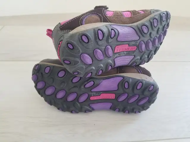 NEW Merrell leather kid's hiking boots unisex size 1.5 EU 32.5 in Kids & Youth in Oakville / Halton Region - Image 9