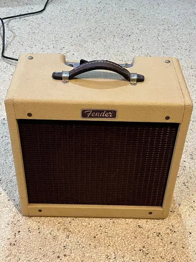 Collectable USA made Fender Pro Junior for the 1990’s in mint shape. Limited rate Blonde edition. So...