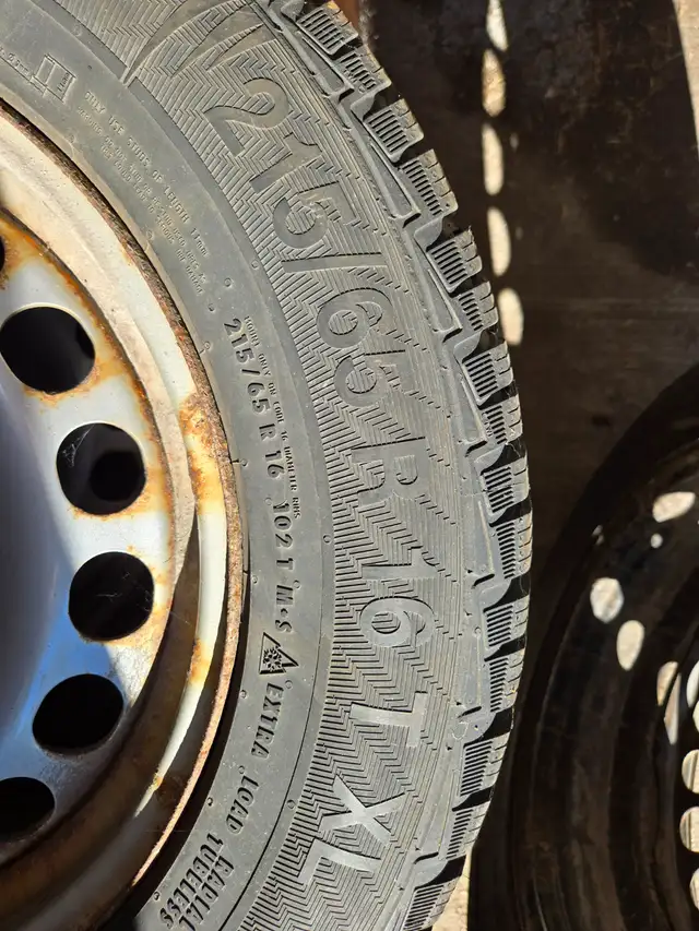 Winter Tires on rims - 215/65R16 XL in Tires & Rims in Oakville / Halton Region - Image 4
