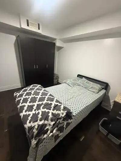 Renting a 1 bdrm in 2 bdrm basement in a Brampton. All utilities are included. Only for girls