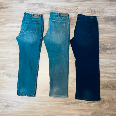 3 Jeans (38x32) : Levi’s : 3 pour 20$, View more