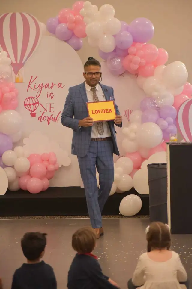 Corporate Magician in Toronto62864359804289122