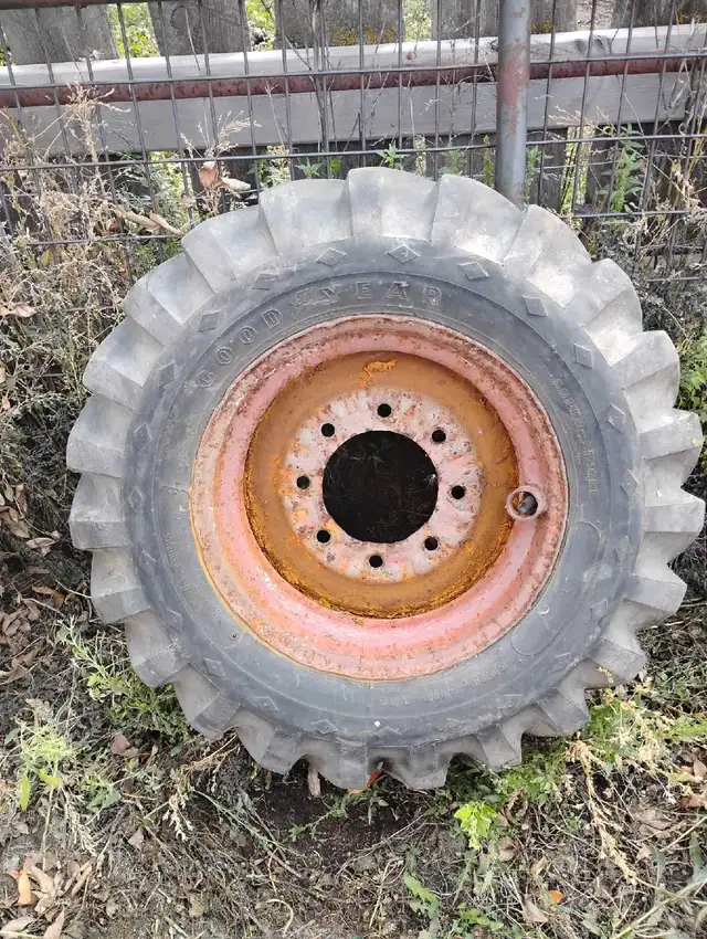 skid steer tires in Heavy Equipment in Regina - Image 3