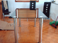 table de cuisine et chaises