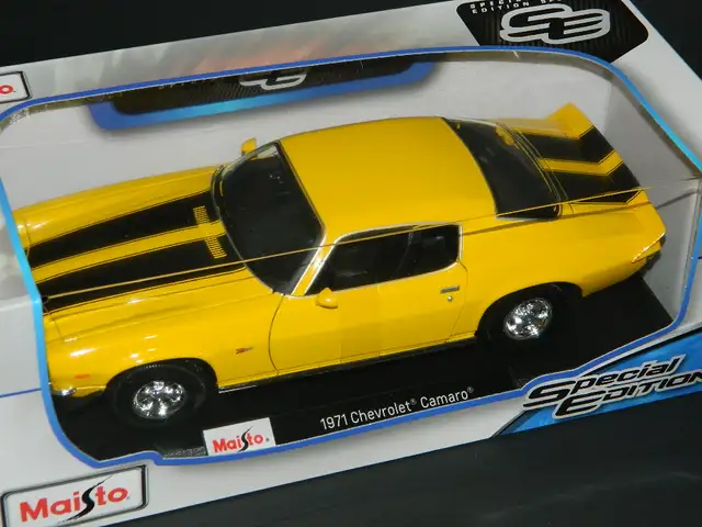 Maisto 1/18 1971 Chevrolet Camaro Z28 Diecast in Arts & Collectibles in Oshawa / Durham Region - Image 2