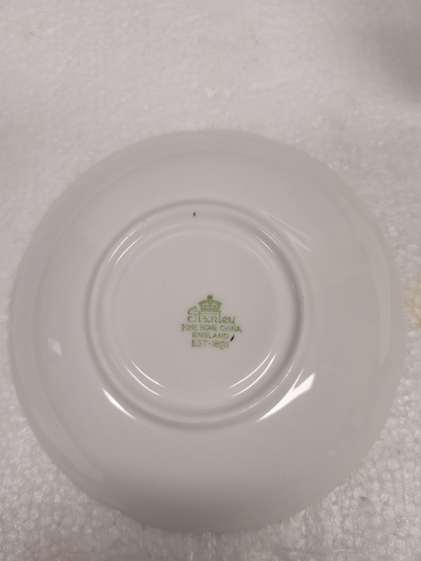 VTG Footed Stanley Gold Maple Leaves Cup & Saucer in Arts & Collectibles in Dartmouth - Image 4