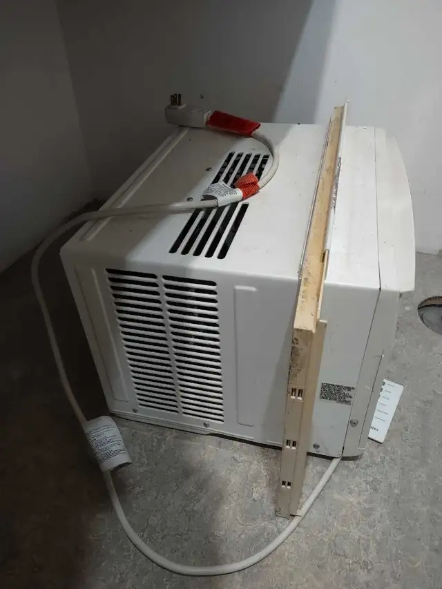 Air Conditioner in Heating, Cooling & Air in Ottawa - Image 5