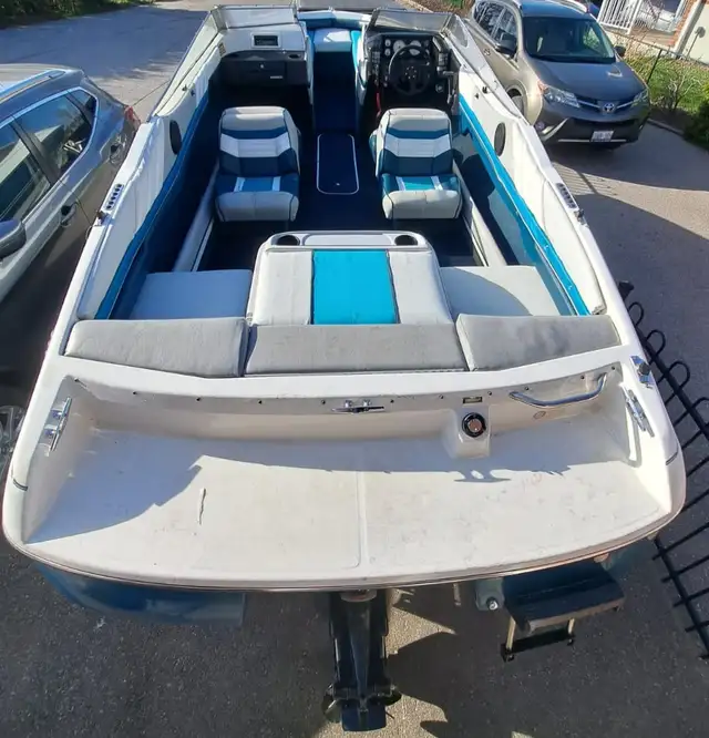 20ft Bayliner Bowrider with V8! in Powerboats & Motorboats in Peterborough - Image 6