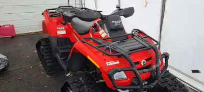 Vient avec chenilles, treuil, plaques de protection en dessous, siège passager, roues et pneus BigHo...