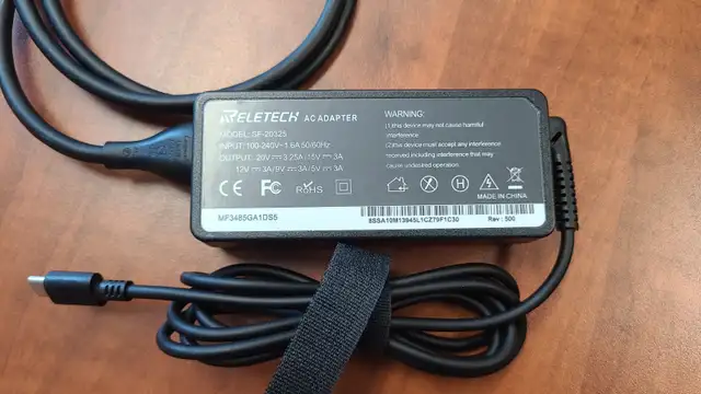 Universal USB-C Laptop Power Adapter Charger 65W in Laptop Accessories in Markham / York Region - Image 5