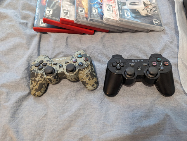 USED - Playstation 3 160GB, 2 controllers, games included in Sony Playstation 3 in Markham / York Region - Image 3