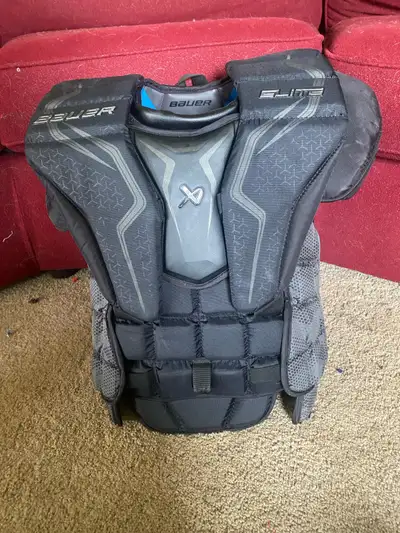 Bauer elite chest protector intermediate M, View more