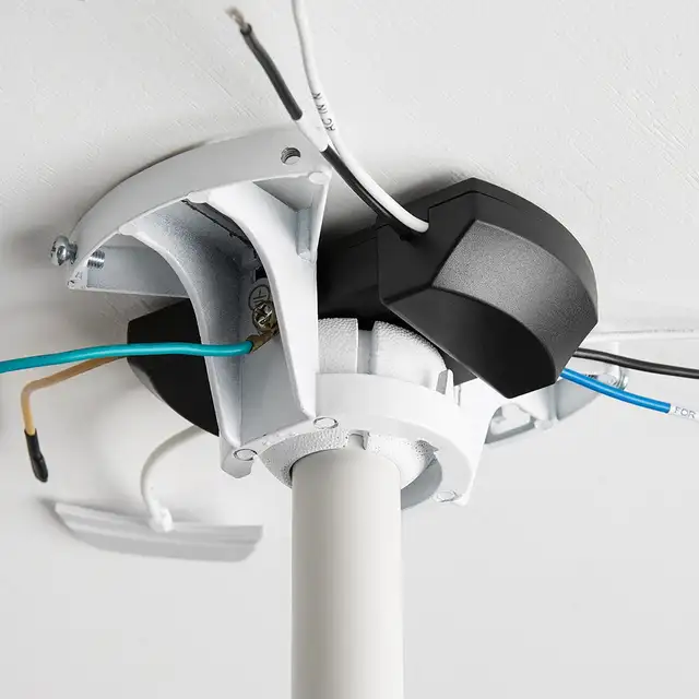 Hampton Bay Universal Smart Wi-Fi 4-Speed Ceiling Fan Remote in Indoor Lighting & Fans in Mississauga / Peel Region - Image 3